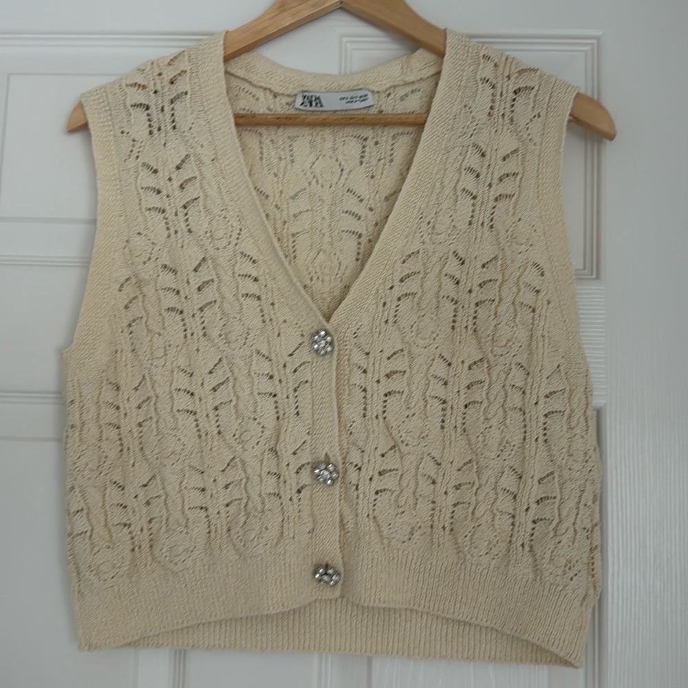 Zara cropped crochet vest with flower buttons